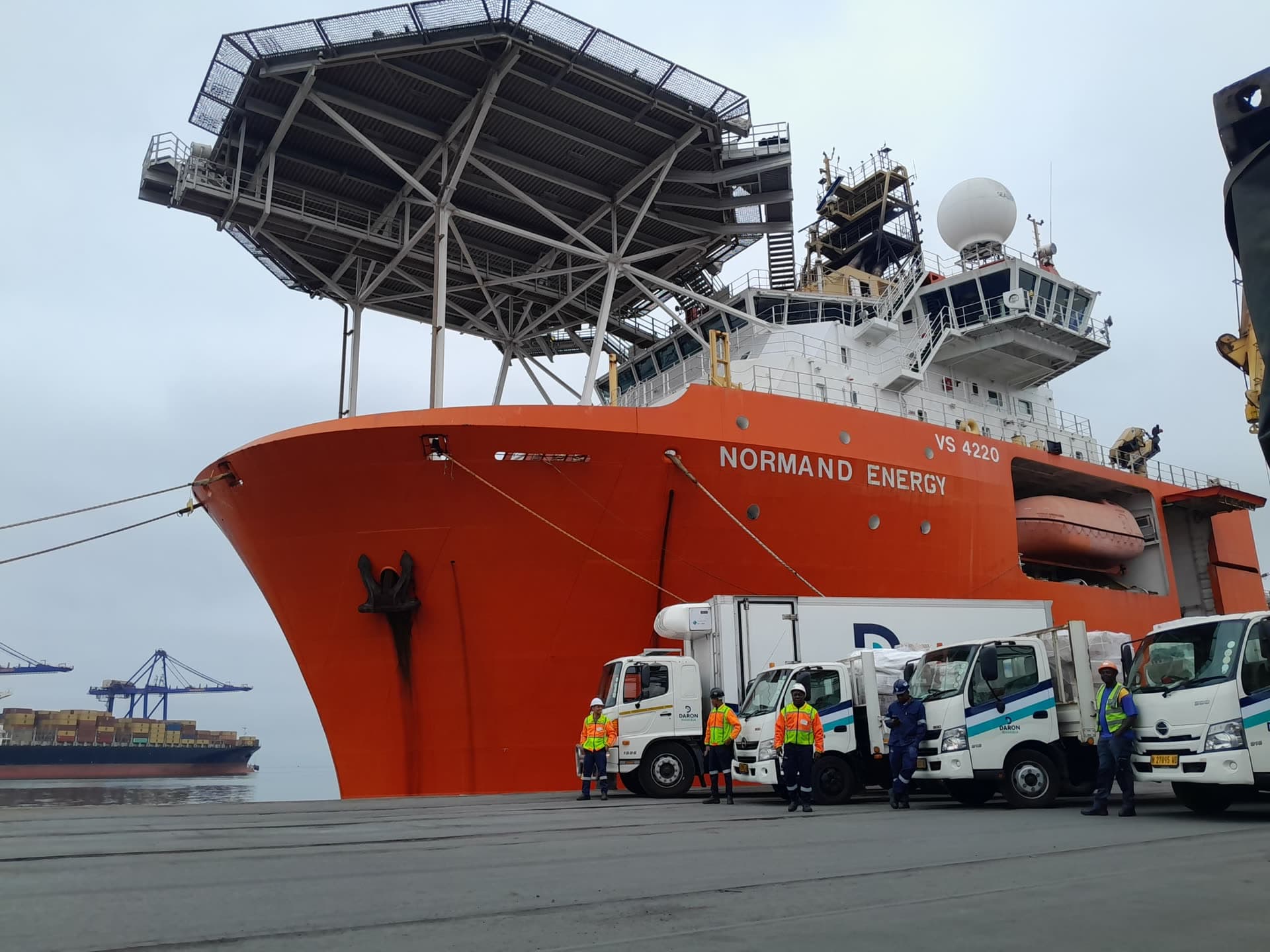 Daron fleet supporting simultaneous offshore drilling operations